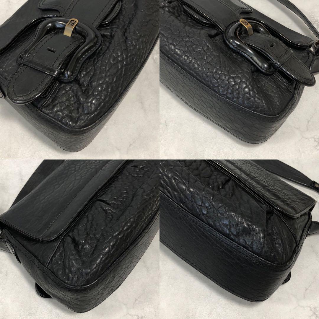 FENDI チェーンショルダーバッグ レザー ベルトモチーフ