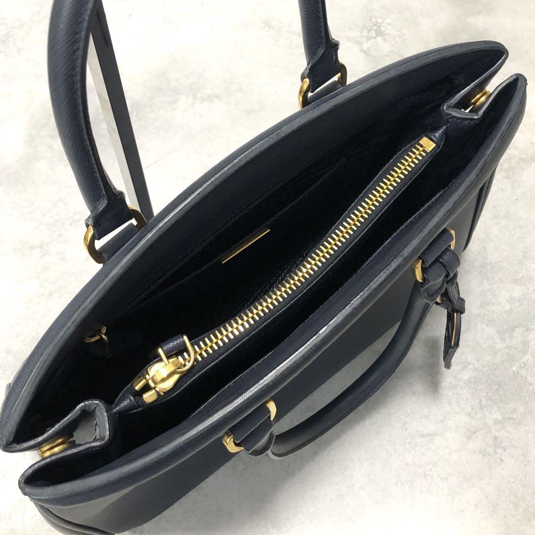 PRADA サフィアーノルクス トートバッグ
