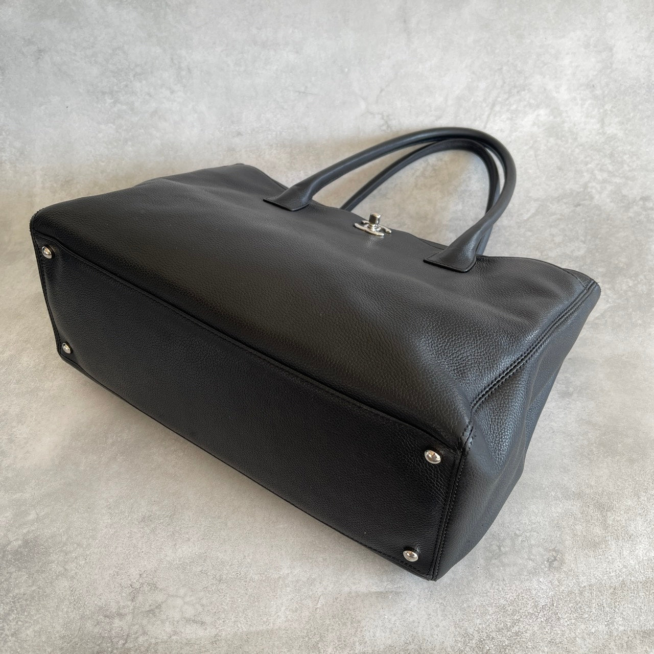 CHANEL エグゼクティブトート キャビアスキン ブラック 11番台