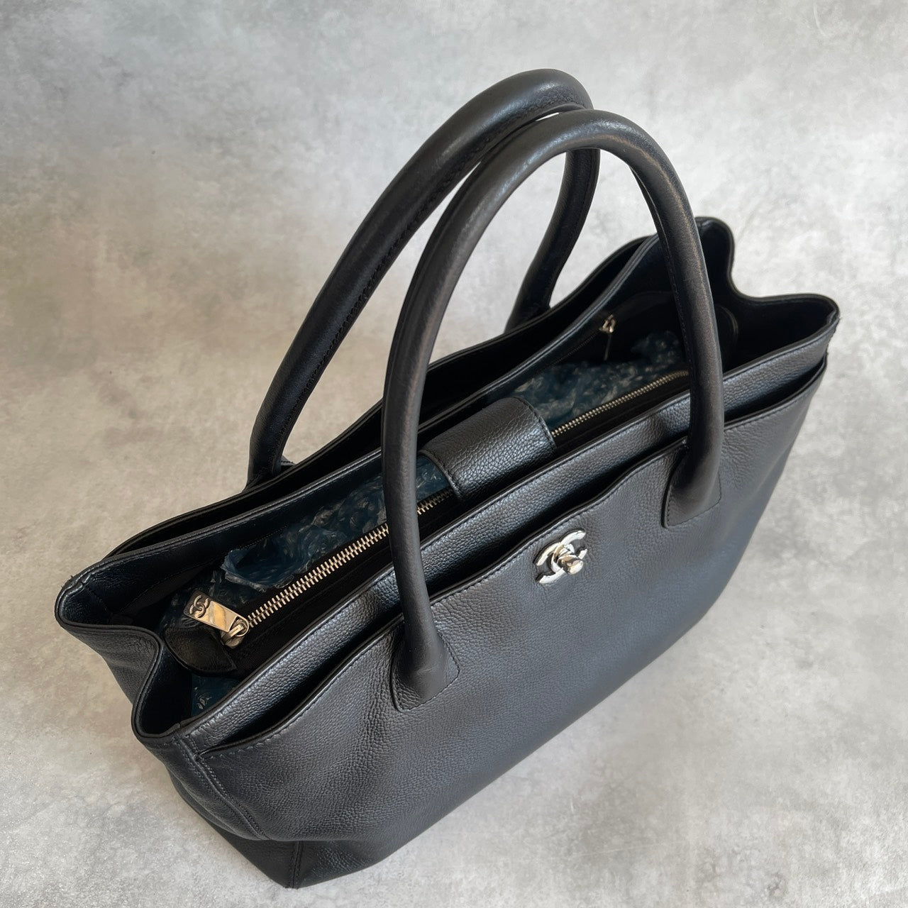 CHANEL エグゼクティブトート キャビアスキン ブラック 11番台