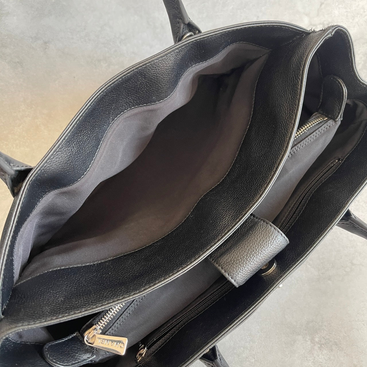 CHANEL エグゼクティブトート キャビアスキン ブラック 11番台