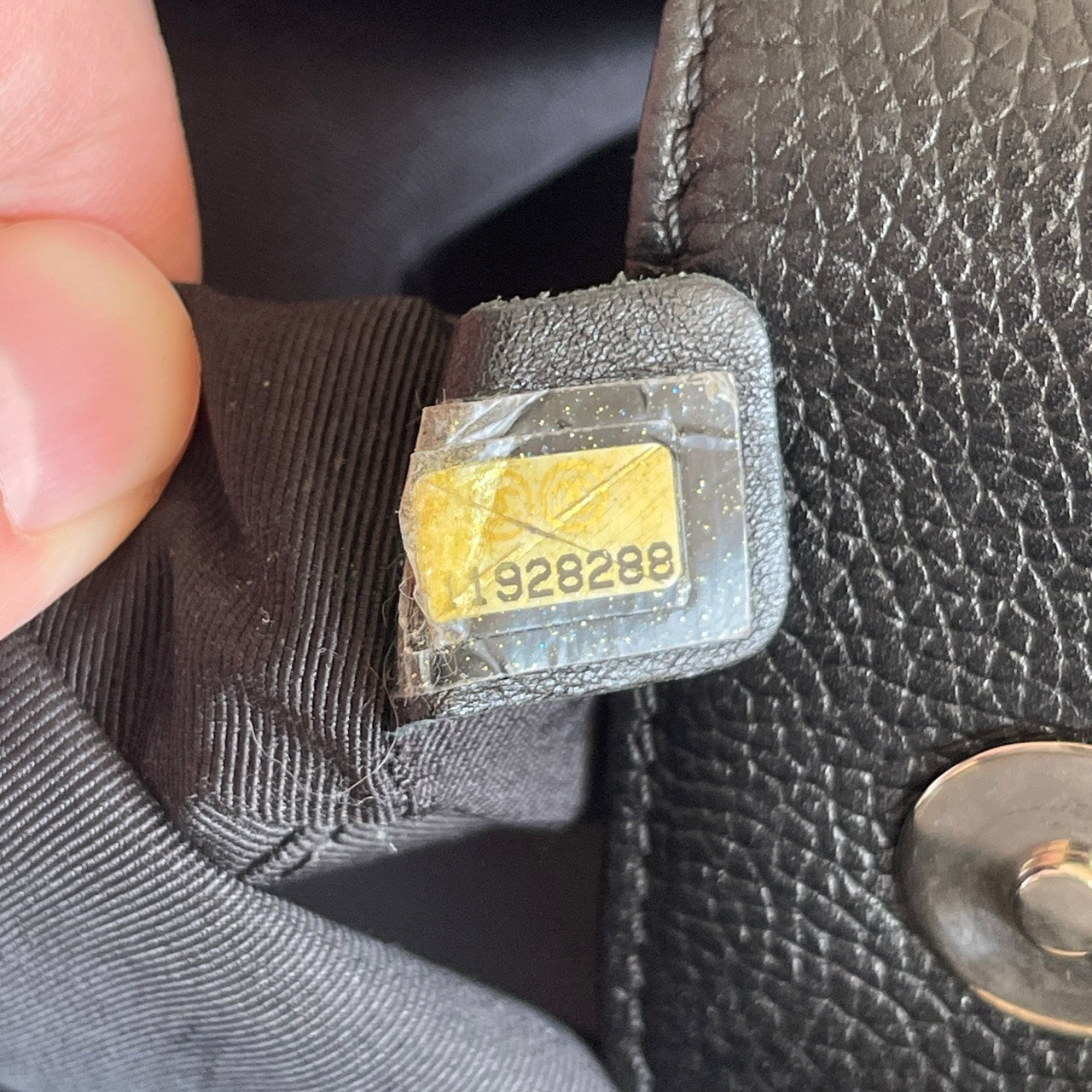 CHANEL エグゼクティブトート キャビアスキン ブラック 11番台