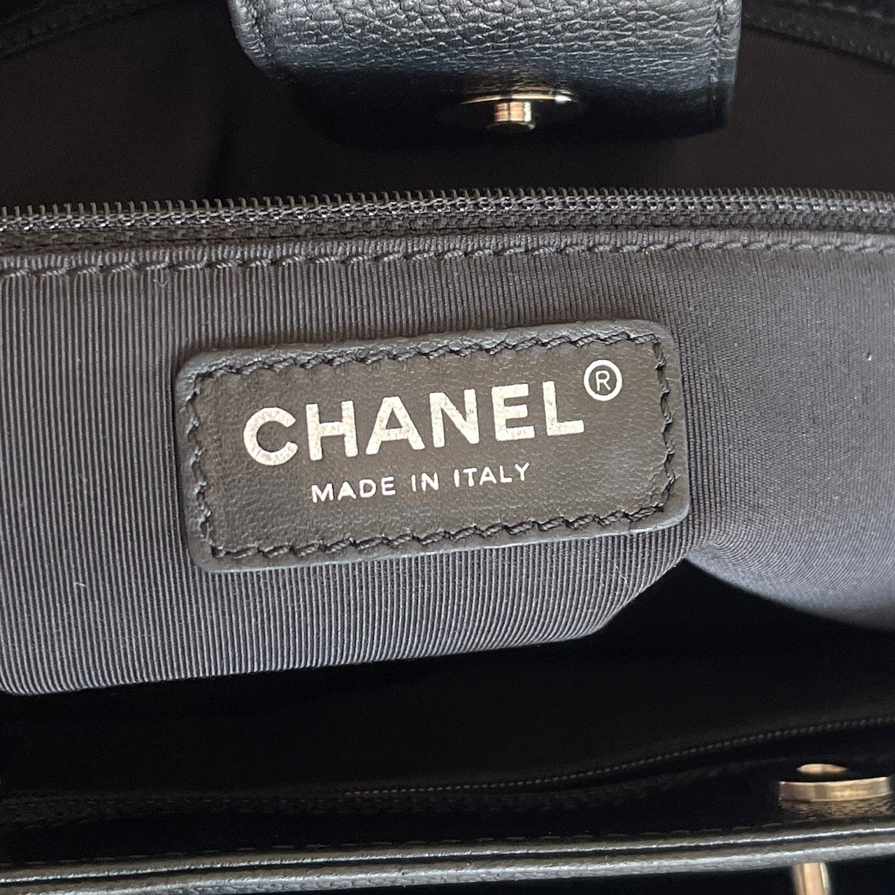 CHANEL エグゼクティブトート キャビアスキン ブラック 11番台